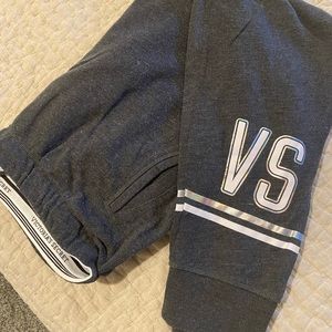 VS joggers sz L